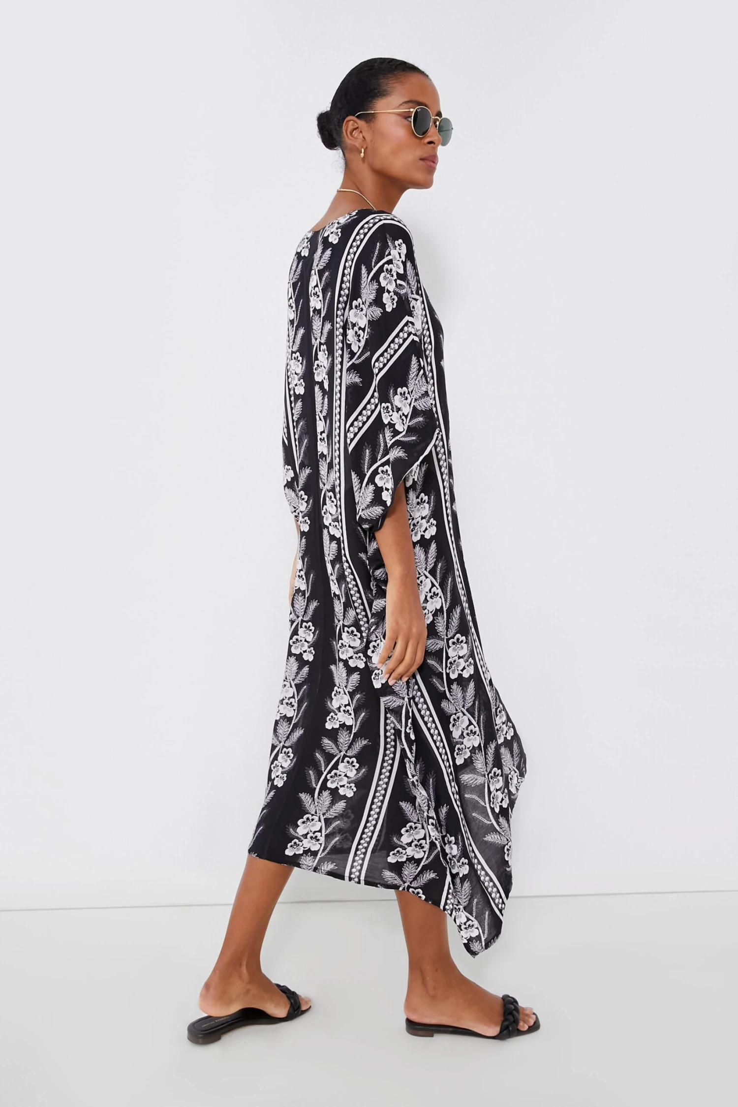 Noir Bloom Oversized Caftan 5 Noir Bloom Oversized Caftan - Image 3