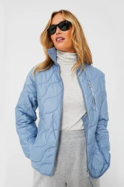 Varley Dusty Blue Danea Quilt Jacket -Loeffler Cloth Shop 7Oewyhi3Ky9xlwUcSDnHg1DUur6uJ7Zc 1