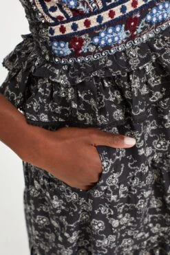 Black Everly Embroidery Halter Dress -Loeffler Cloth Shop ARWf2uDII1fYa0PdRGRA809iWA0dVovM 1