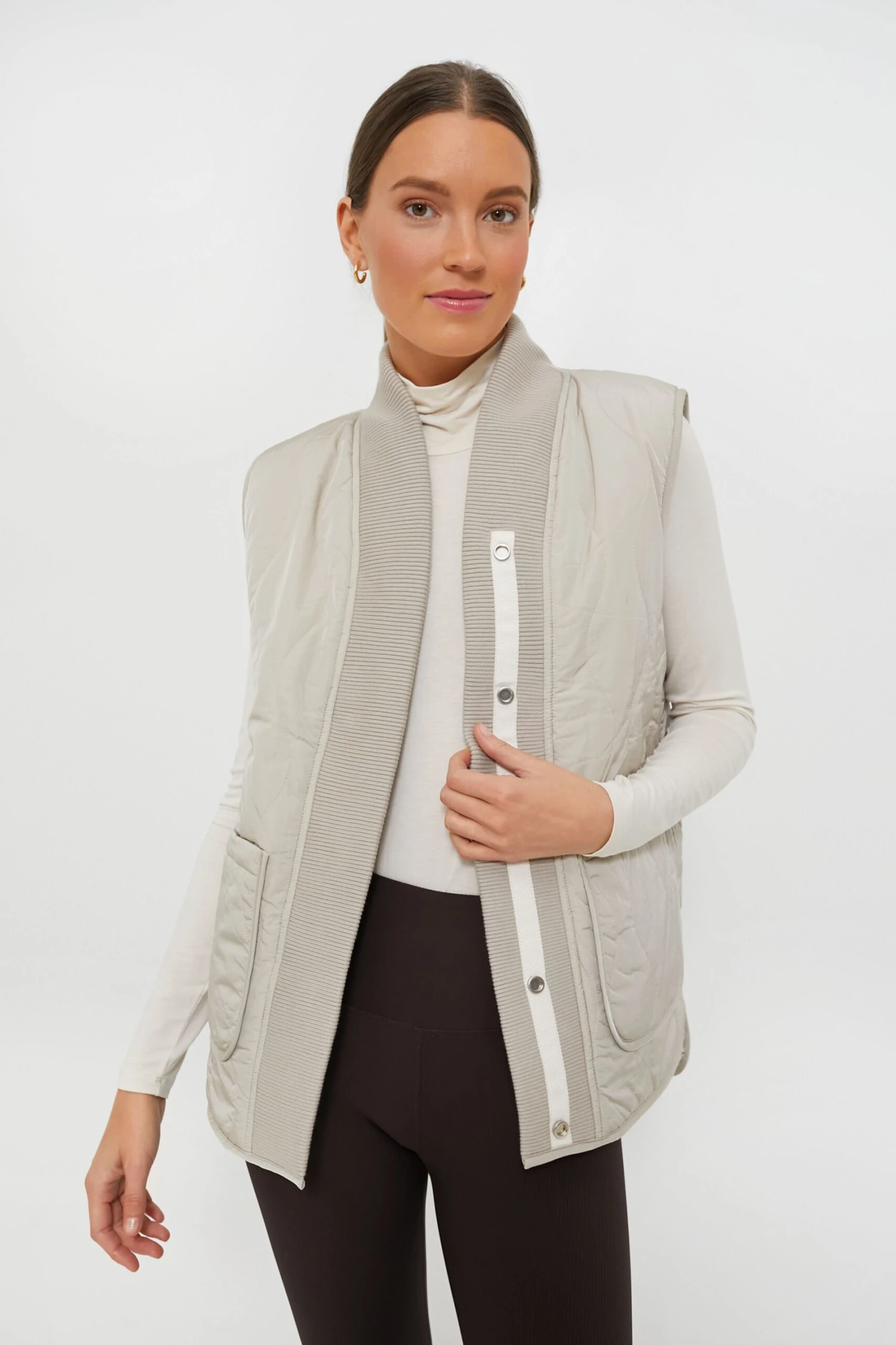 Varley Dove Sandshell Covey Reversible Quilt Gilet 8 Varley Dove Sandshell Covey Reversible Quilt Gilet - Image 6