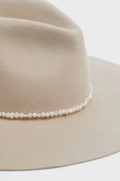 Wyeth Oatmeal Gretchen Hat -Loeffler Cloth Shop MDGoNF8KsCG5eYHqTde3uZ3zZU1Rf1BV 1