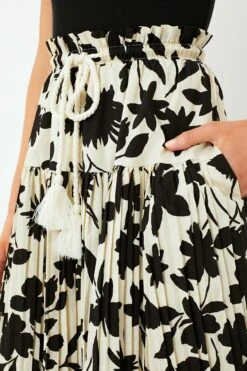 Exclusive Ivory Floral Midi Skirt -Loeffler Cloth Shop W1VVgphnOAYwN0Q4xVr2GMBhYZk8HDie 1