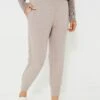Varley Taupe Marl The Slim Cuff Pant 25 -Loeffler Cloth Shop YMJA0JwWYdPxNRtRmA29PXPHstdYmaOe 1
