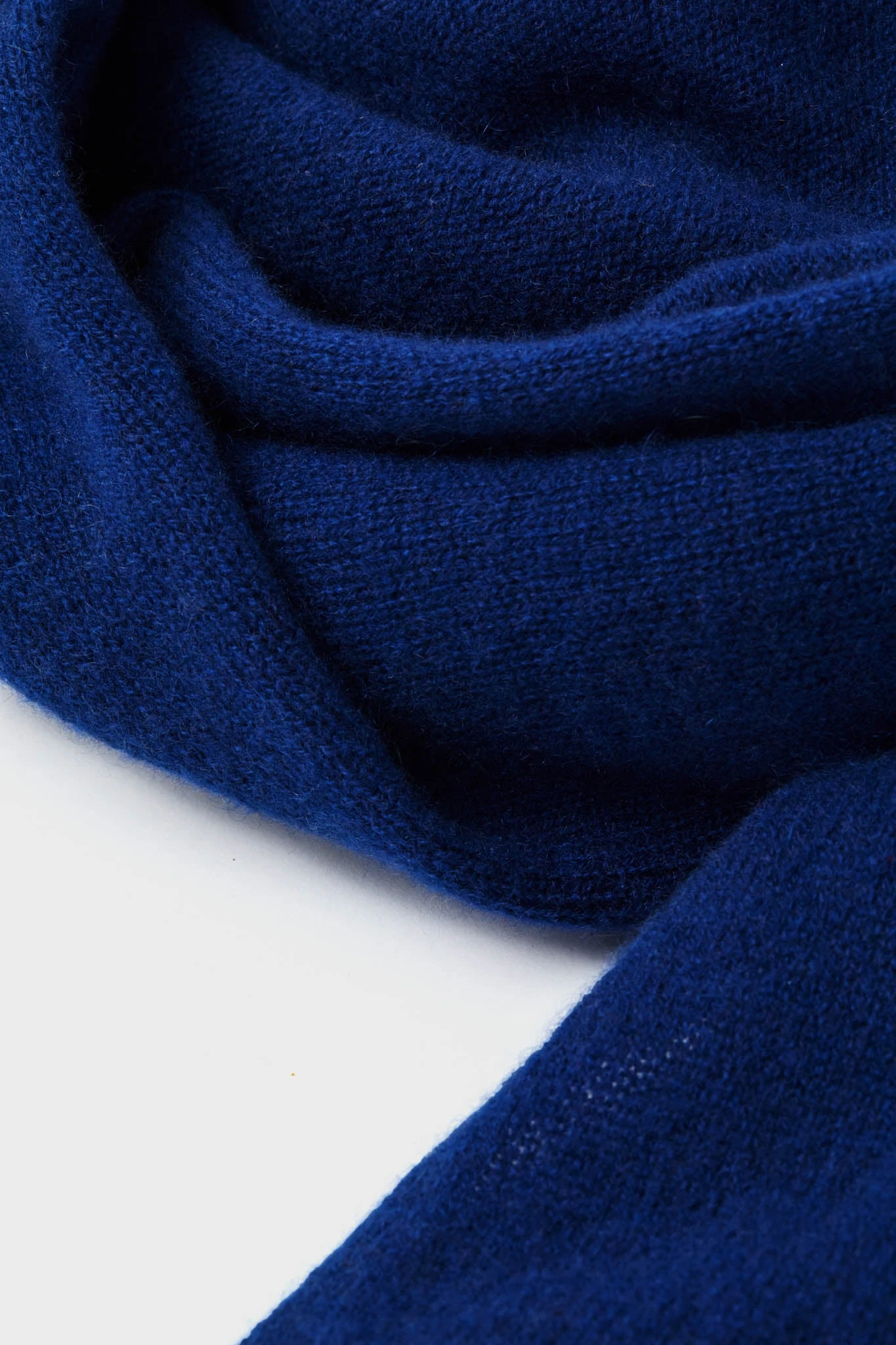 Exclusive Navy Cashmere Travel Wrap 6 Exclusive Navy Cashmere Travel Wrap - Image 4