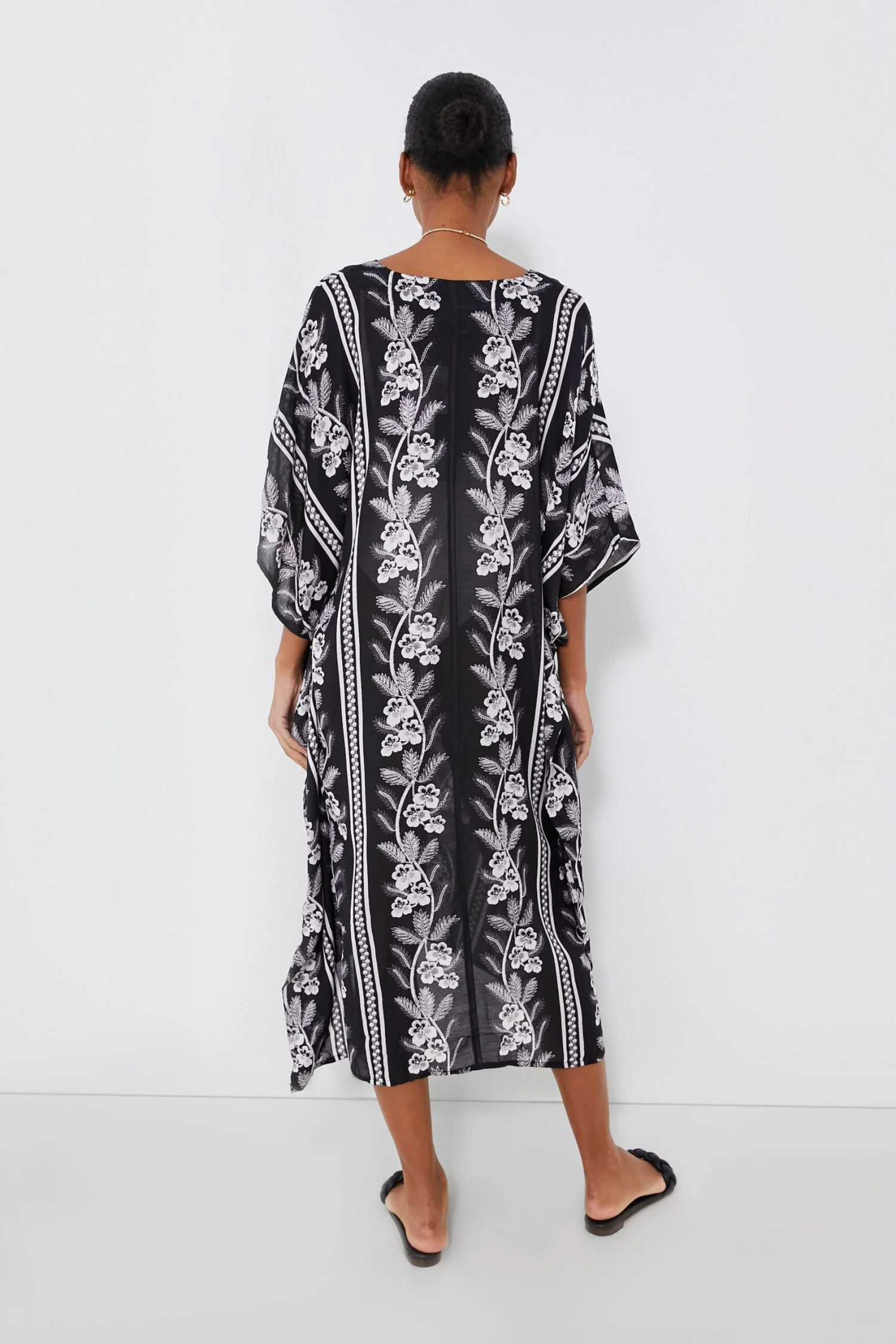 Noir Bloom Oversized Caftan 6 Noir Bloom Oversized Caftan - Image 4