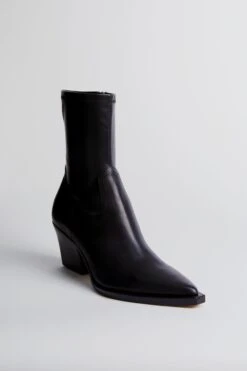 Dolce Vita Black Rutger Booties -Loeffler Cloth Shop e8Nnz3KrMzwBCtJPY6JqN8BIX4rshweT 1