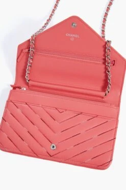 CHANEL Pink Gradient Chevron Wallet On Chain -Loeffler Cloth Shop eh9Y1PGDASxl5Pi5FLvGeGyAkDykPm33 1