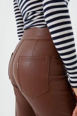 Chocolate Vegan Brighton -Loeffler Cloth Shop ibevs3MtwcFg1h7D384dYajP1Jl9Hgxq 1