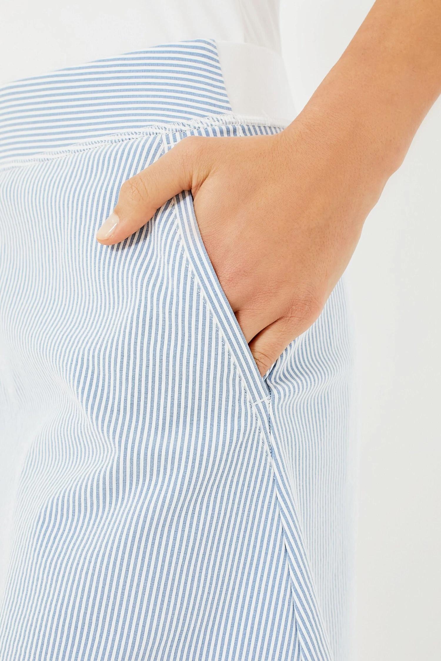 Blue Seersucker 16 Inch Winefred Golf Skirt 8 Blue Seersucker 16 Inch Winefred Golf Skirt - Image 6