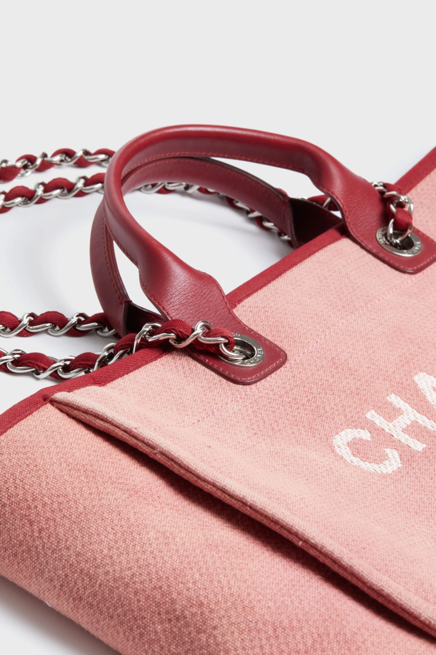 CHANEL Deauville MM Chain Tote 4 CHANEL Deauville MM Chain Tote - Image 2